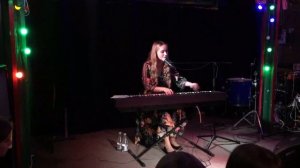 Элли на маковом поле - Футболка - Джао Да - 09.11.2018