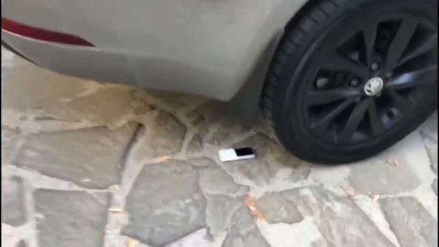 Как разбить телефон смотреть онлайн