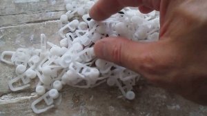 Как установить на потолке пластиковый   карниз для штор со скрытой  подсветкой.