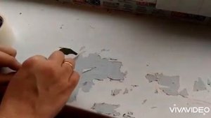 Легко снять старую защитную пленку с пластика
