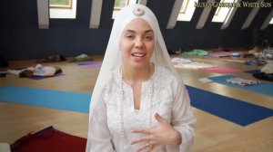 Gurujas Kaur Khalsa & White Sun /Rakhe Rakhanhar/