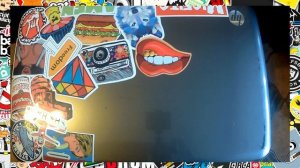 DIY - СТИКЕРБОМБИНГ НОУТБУКА (STICKER BOMBING MY LAPTOP)