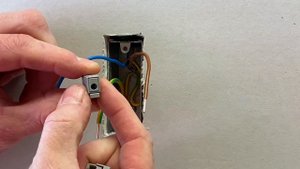 Wago 224 connector block demonstration - great for light fitting installation