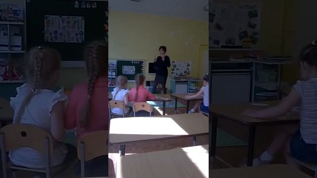 Показательное занятие. Старшая группа. Тема: "Бабочки" смотреть онлайн