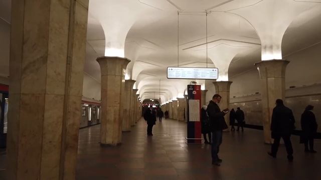Станция метро Кропоткинская Москва (Сокольническая линия) metro Kropotkinskaya Moscow