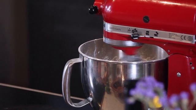 Торт Павлова / Pavlova Cake (Weekend kitchen with Mary)