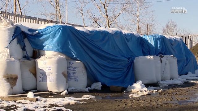 Трассу «Вилюй» начали очищать от снега раньше срока  Сколько машин готовы к зимнему сезону смотреть онлайн