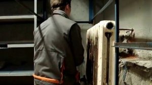 Вот так нужно устанавливать чугунные батареи!!