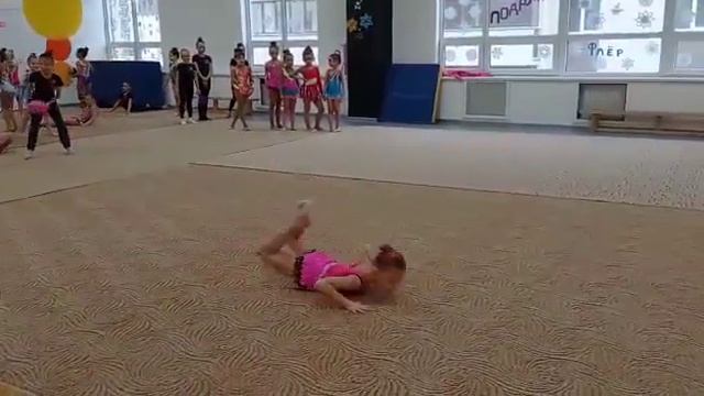 Наше выступление по художественной гимнастике! Вероничка-клубничка? на соревнованиях!