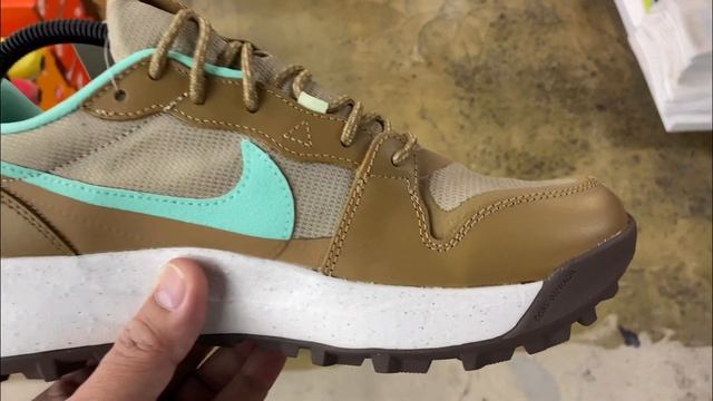 Nike ACG Lowcate (Limestone/Green Glow/Dark Driftwood/Sail) - Style Code: DX2256-200 смотреть онлайн