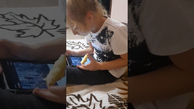 Рисунки детей с аутизмом | Любимая песня Сони на повторе смотреть онлайн