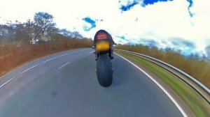 Suzuki GSX S 750 VS GSX R 750