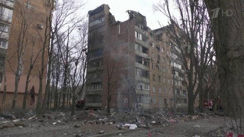 В Донецке ракета системы залпового огня "Ураган" попала в жилую девятиэтажку