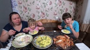 мукбанг любимая курочка и пюре