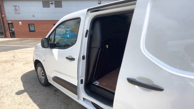 2020 PEUGEOT PARTNER 1.2 L1 PROFESSIONAL смотреть онлайн