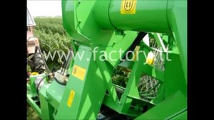 Combine harvester of berries "Jovaras" / Комбайн для уборки смородины / Uogų skynimo kombainas