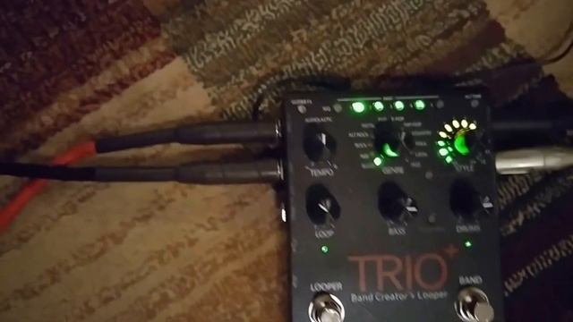 Play the Digitech Trio + with Fender Mustang III Modeling Amp смотреть онлайн