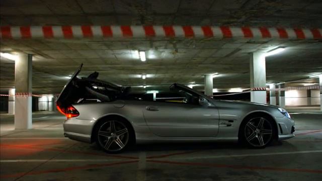 Mercedes Benz SL 63 AMG Roof Action смотреть онлайн