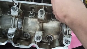 Нарезка выемок под клапана в поршнях