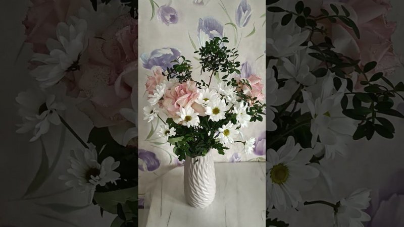 Не важно один или огромный букет. Главное: от души и с положительными эмоциями, и энергией.