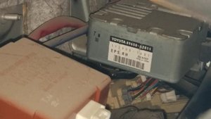 Лечение ошибки P/S на Toyota Sienta. Туго крутится руль.