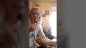 как научить Собаку одевать шлейку.
