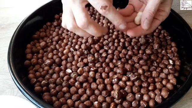 ŞƏKƏRBURA İÇLİYİ. FINDIĞIN TƏMİZLƏNMƏSİ. смотреть онлайн