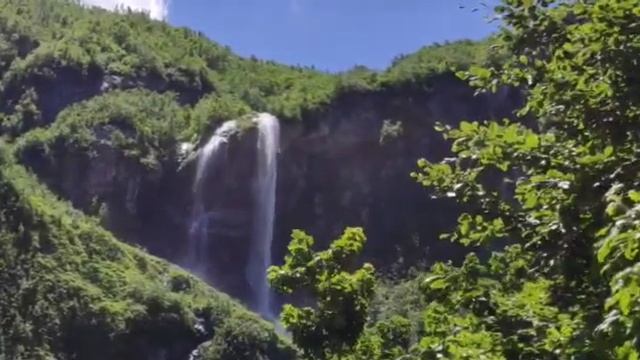 Восхождение пешком к водопаду Поликаря Красная Поляна. Сочи.