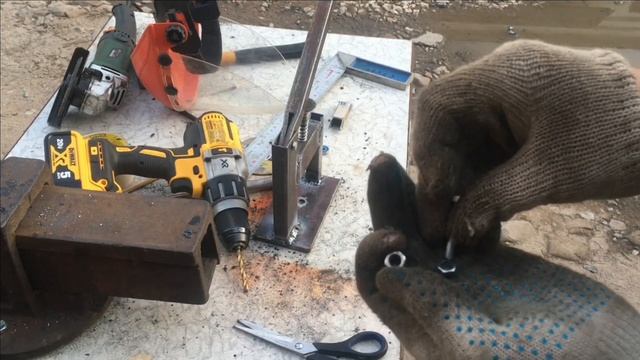 Пресс для обтяжки пуговиц из профильной трубы своими руками