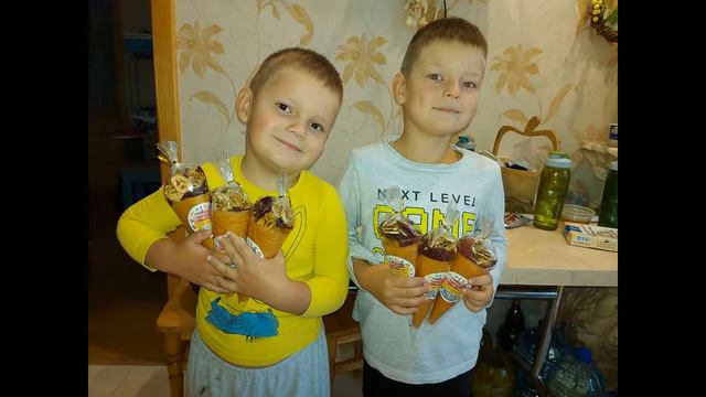 С днем улыбок от ансамбля "Ассоль" смотреть онлайн