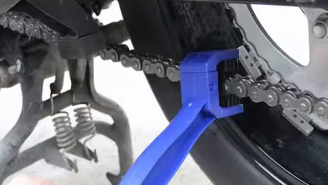 Щетка для чистки цепи мотоцикла и велосипеда смотреть онлайн