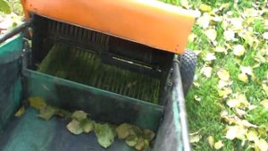Уборка листвы электро-механической щеткой!foliage cleaning with a homemade electromechanical brush!