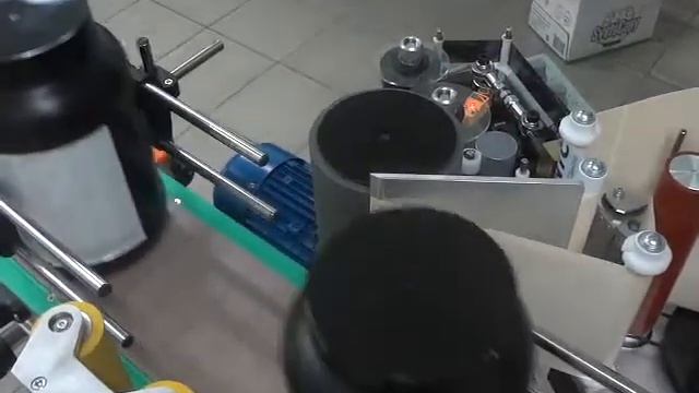 Этикетировочное оборудование, этикетировщик для нанесения круговой этикетки на тару большого объёма