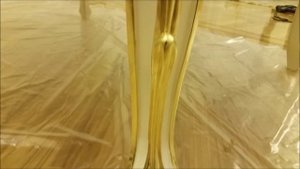 Золочение мебели.Золочение стола.Поталь.Глянец.Декоративная отделка  мебели золотом.
