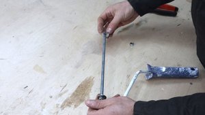 Мало кто знает этот секрет малярного валика!!! Отличная идея своими руками!!!