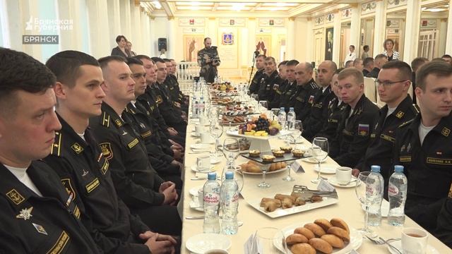 Моряки-подводники АПЛ «Брянск» встретились с брянским губернатором