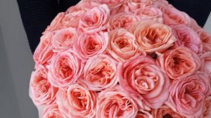 Шляпная коробка с пионовидной розой Лондон Ай