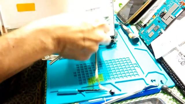 Замена матрицы на нетбуке LENOVO S100. смотреть онлайн