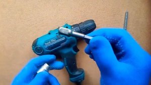 Makita DF0300