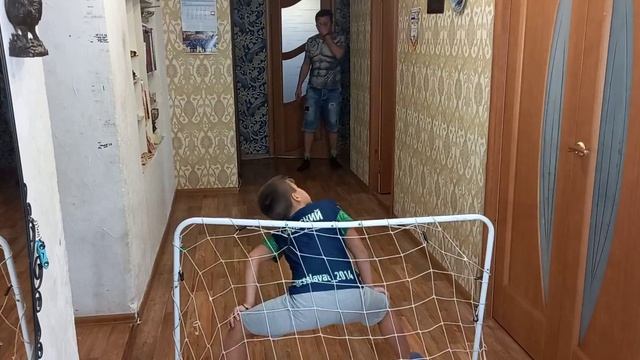 Умники и Не Умники|Игра На Лучшего ВРАТАРЯ|Развиваем реакцию, ловкость и скорость мышления. смотреть онлайн