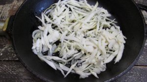 Омлет из яичного белка с картофелем и капустой