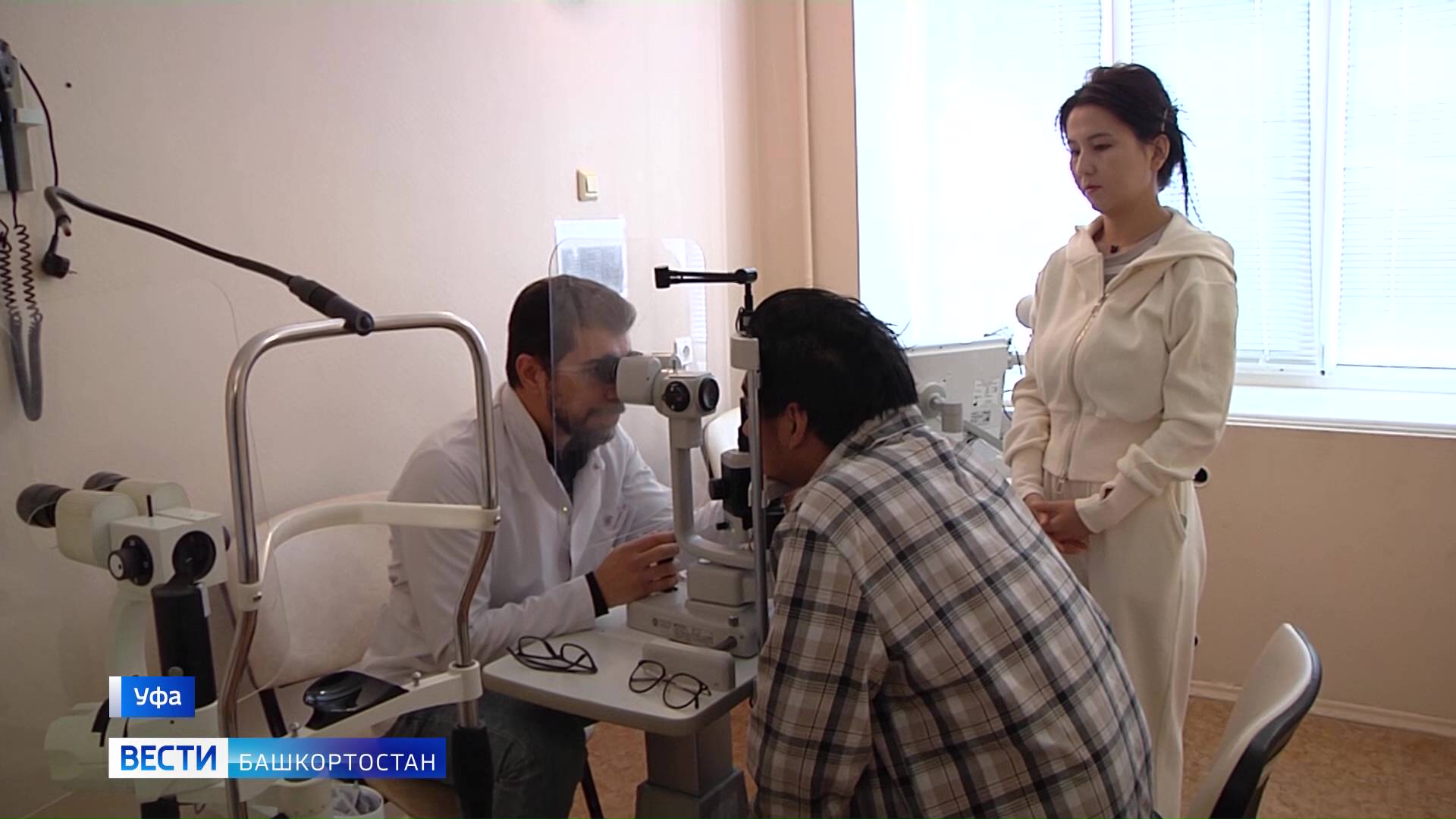 Уфимские офтальмологи провели редкую операцию жителю Китая