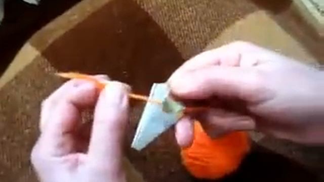 Урок 3. Учимся вязать на Ивушке - заправка нити в нитеводитель