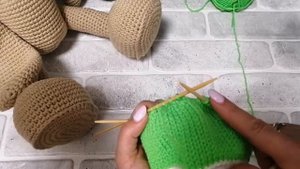 Вяжем башмачки для зайца в стиле тильда