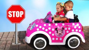 Roma and Diana on Birthday Party, video for children