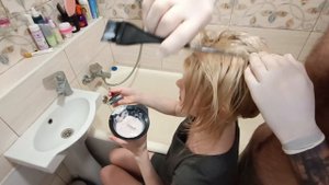 Окрашивание корней | Тотал блонд | Осветление | Меня красит муж