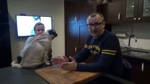 КАК? и ЧЕМ? кормить ЩЕНКА. Как ПРАВИЛЬНО кормить. Щенок МОПСА. Собачий КОРМ.