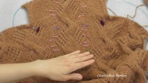 Продолжаю вязать свитер с воротником-хомут.