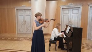 Н. А. Римский-Корсаков Восточный танец Елена Меньшикова (скрипка), Варвара Солонина (фортепиано).