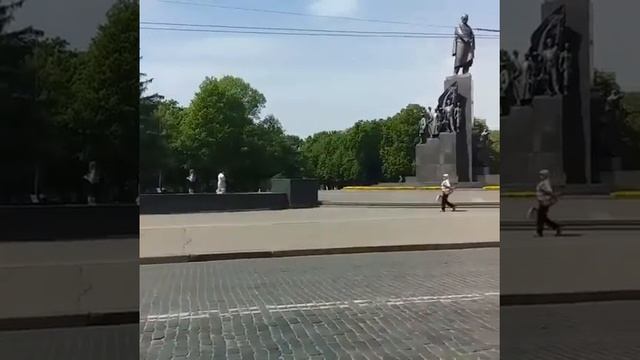 Туризм в Харькове. Достопримечательности Харькова. Памятник Т. Г. Шевченко смотреть онлайн